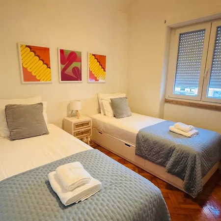 Pensión Deluxe Lisbon- Roma Avenue *