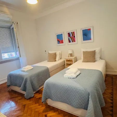 Pensión Deluxe Lisbon- Roma Avenue *