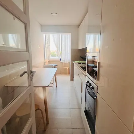 Pensión Deluxe Lisbon- Roma Avenue Lisboa
